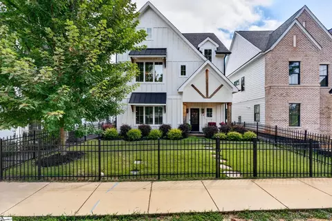 14 Perry Ave, Greenville, SC 29601