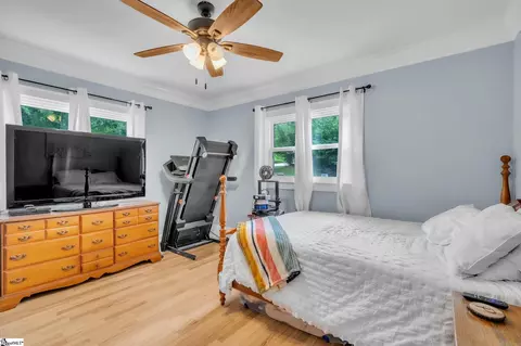 Bedroom - 904 Highway 357, Greer, SC 29651 photo 4 of 8