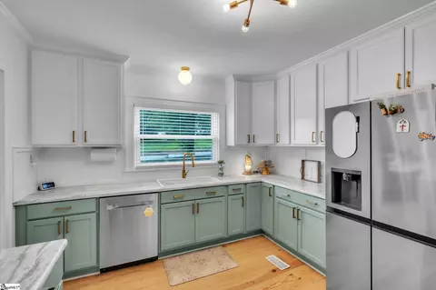 Kitchen - 904 Highway 357, Greer, SC 29651 photo 1 of 4