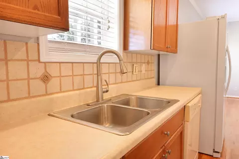 Kitchen - 778 Belle Shoals Rd, Pickens, SC 29671 photo 5 of 6