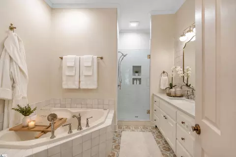 Bath - 120 Tuscany Way, Greer, SC 29650 photo 4 of 5