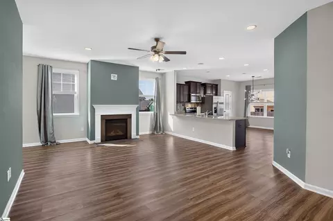 Living - 215 Press Way, Pendleton, SC 29670 photo 2 of 6