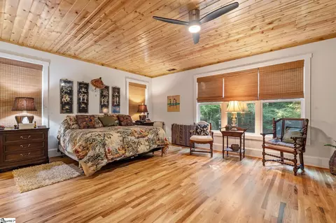 Bedroom - 107 Holcombs Hollow Rd, Sunset, SC 29685 photo 1 of 4