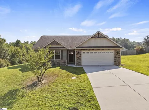 1 Hawkcrest Ct, Travelers Rest, SC 29690