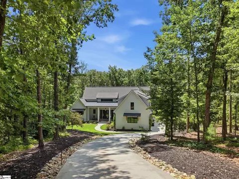 Exterior - 511 Oakdale Ln, Seneca, SC 29672 photo 1 of 9