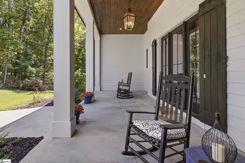 Exterior - 511 Oakdale Ln, Seneca, SC 29672 photo 3 of 9