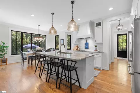 Kitchen - 511 Oakdale Ln, Seneca, SC 29672 photo 1 of 4