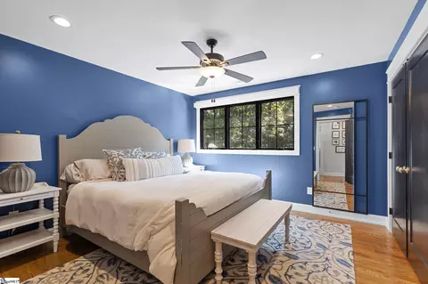 Bedroom - 511 Oakdale Ln, Seneca, SC 29672 photo 5 of 5