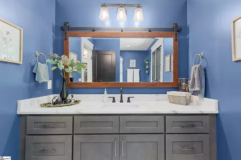 Bath - 511 Oakdale Ln, Seneca, SC 29672 photo 7 of 7