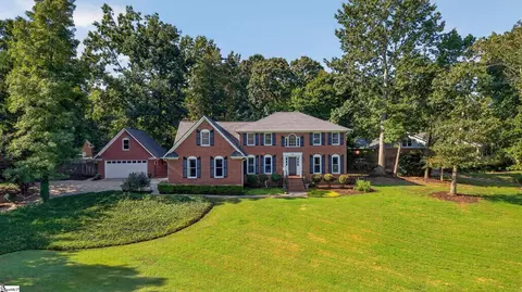 131 Woodridge Dr, Spartanburg, SC 29301