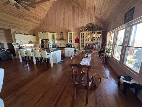 Dining - 284 River Rd, Westminster, SC 29693 photo 1 of 1