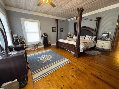 Bedroom - 284 River Rd, Westminster, SC 29693 photo 1 of 4