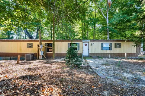 145 Pink Robinson Rd, Woodruff, SC 29388