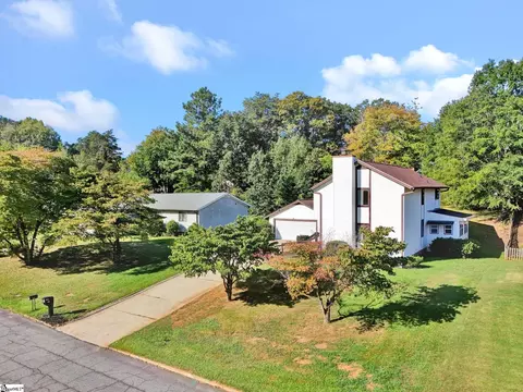 1105 Charter Oak Dr, Taylors, SC 29687