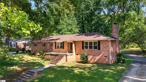 205 Lakewood Dr, Spartanburg, SC 29302