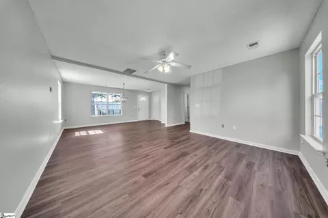 Living - 260 Ashley Danielle Dr, Duncan, SC 29334 photo 3 of 3
