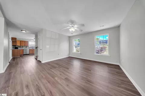 Living - 260 Ashley Danielle Dr, Duncan, SC 29334 photo 2 of 3