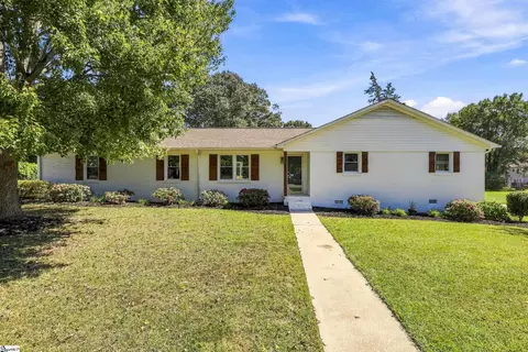 401 Wemberly Ln, Simpsonville, SC 29681