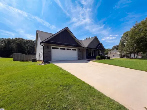 Exterior - 155 Eagle Ridge Dr, Chesnee, SC 29323 photo 3 of 8