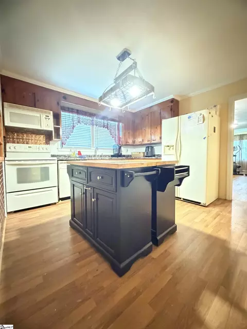 Kitchen - 100 Branike Dr, Duncan, SC 29334 photo 1 of 3