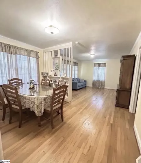Dining - 100 Branike Dr, Duncan, SC 29334 photo 2 of 2
