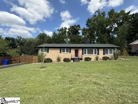 207 Azalea Ct, Greenville, SC 29615