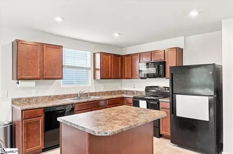 Kitchen - 280 Ralston Rd, Greer, SC 29651 photo 2 of 4