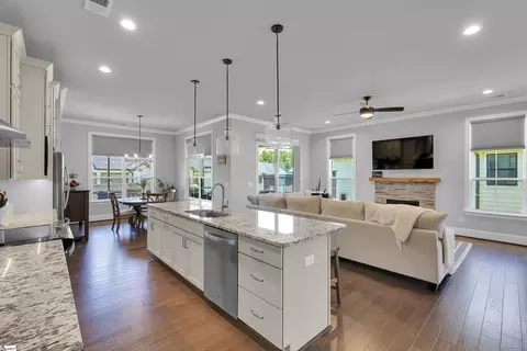 Entry Way - 103 Ridan Rd, Mauldin, SC 29662 photo 2 of 4