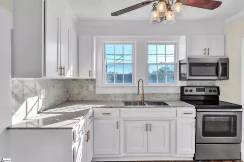 Kitchen - 4 Walnut St, Startex, SC 29377 photo 3 of 3