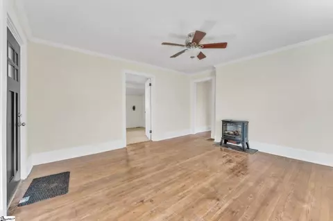Living - 4 Walnut St, Startex, SC 29377 photo 4 of 4