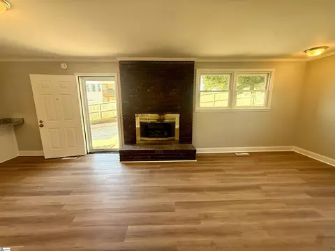 Living - 160 J St, Greer, SC 29651 photo 3 of 3
