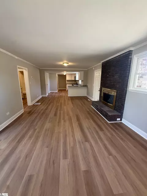 Living - 160 J St, Greer, SC 29651 photo 1 of 3