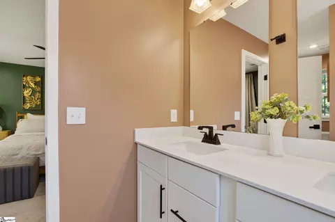 Bath - 67 Connaught Ct, Mauldin, SC 29662 photo 4 of 4
