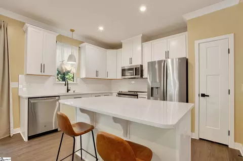 Kitchen - 67 Connaught Ct, Mauldin, SC 29662 photo 1 of 3