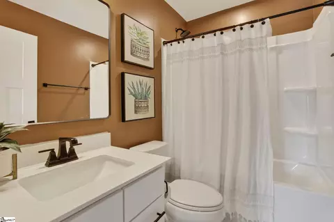 Bath - 67 Connaught Ct, Mauldin, SC 29662 photo 1 of 4