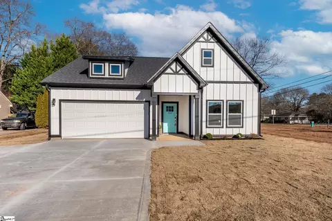 104 Garrett St, Fountain Inn, SC 29644