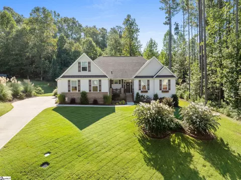 35 Pinerock Dr, Travelers Rest, SC 29690
