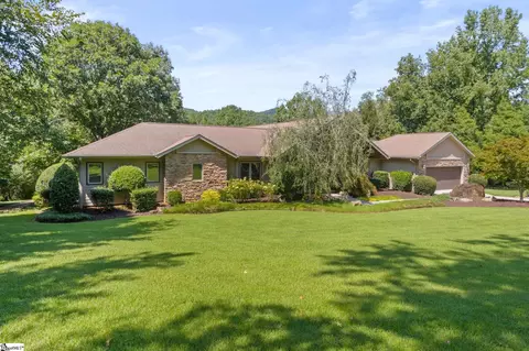 19 Crown Ridge Rd, Travelers Rest, SC 29690