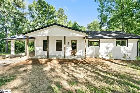 407 Beechwood Cir, Greenwood, SC 29646