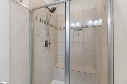 Bath - 216 Edwin Ellis Dr, Greer, SC 29651 photo 2 of 3