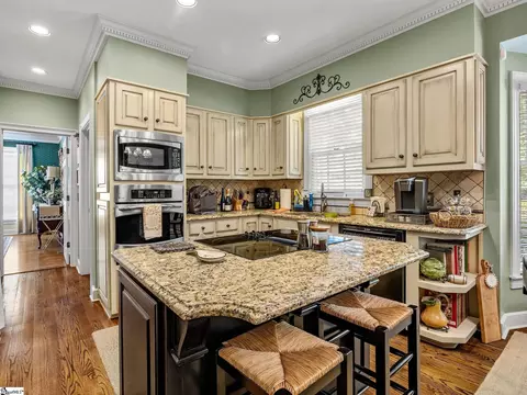 Kitchen - 100 Crestview Dr, Union, SC 29379 photo 2 of 3