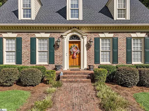 Exterior - 100 Crestview Dr, Union, SC 29379 photo 3 of 13