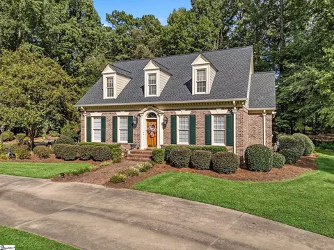 Exterior - 100 Crestview Dr, Union, SC 29379 photo 4 of 13