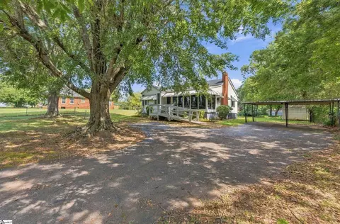 311 Robinson Dr, Spartanburg, SC 29301