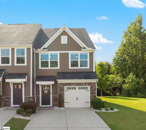 135 Lilywood Ct, Simpsonville, SC 29681