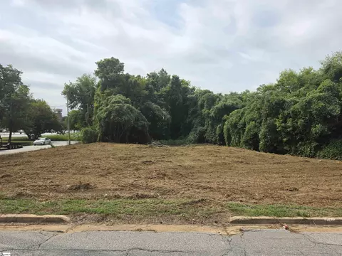 8587 Trescott St, Greenville, SC 29601