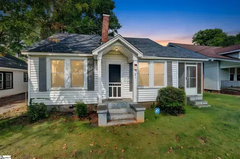 526 Perry Ave, Greenville, SC 29611
