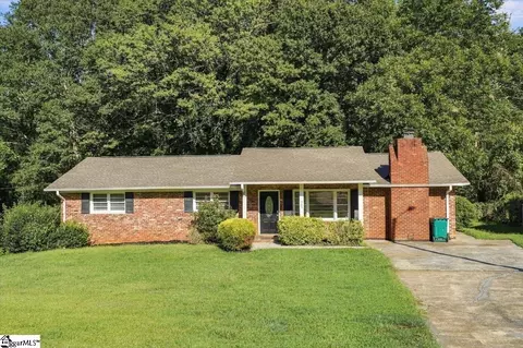 505 Arkwright Dr, Spartanburg, SC 29306