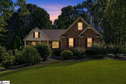 1 Mandarin Cir, Taylors, SC 29687