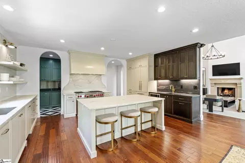 Kitchen - 134 Gnarled Pine Ct, Sunset, SC 29685 photo 2 of 5